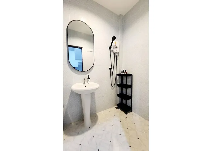 Apartment 3br Family House In Bangna Near Bts Bearing , Bitec