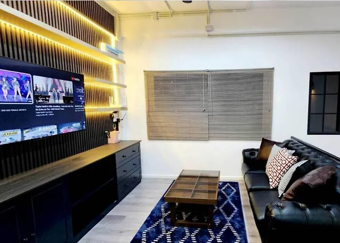 Apartment 3br Family House In Bangna Near Bts Bearing , Bitec *